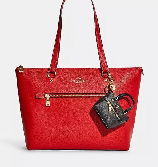 Gallery Micro tote bag charm