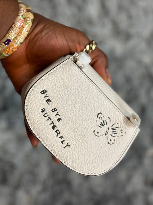 Micro Turnlock Card Case With Sketch Print- White