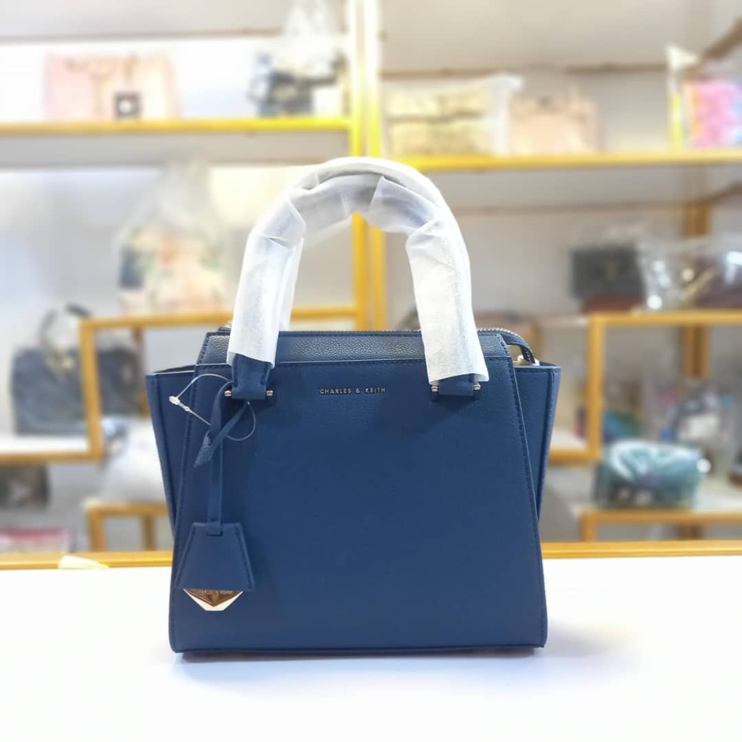 Charles & Keith Trapeze tote bag -Navy blue