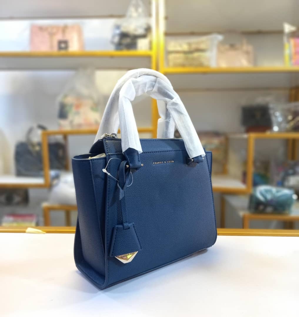 Charles & Keith Trapeze tote bag -Navy blue